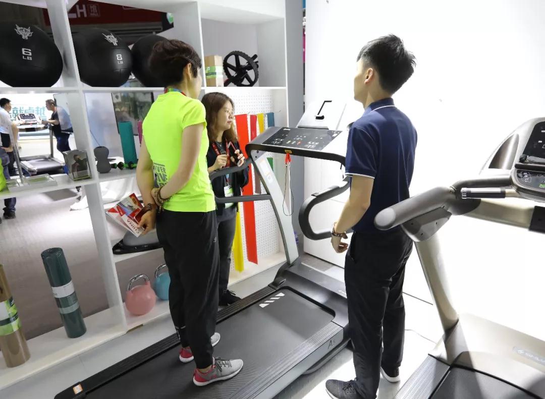 健身器材-huatihui阿里语音智能A5跑步机 健身器材-huatihui阿里语音智能A5跑步机